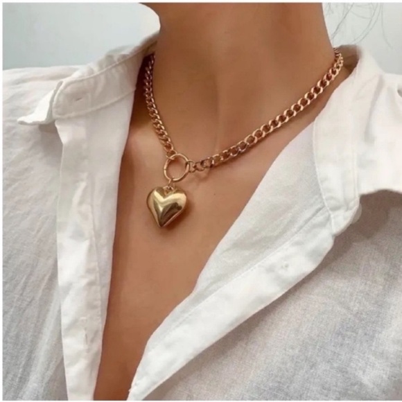 Zara Jewelry - NWOT Zara Gold Heart Pendant Necklace